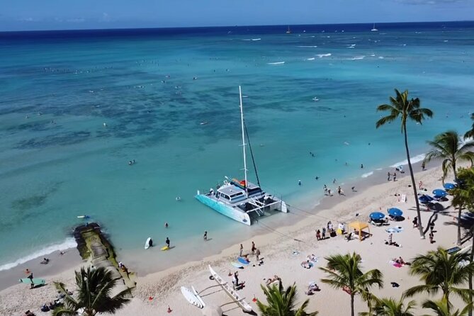 Board from Waikiki Beach for Aloha Hour Sail on Hāwea Catamaran - Drinks included: what all-inclusive feels like here