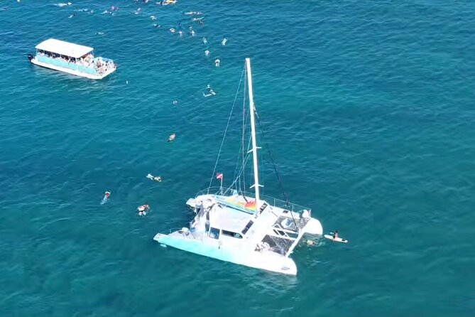 Board from Waikiki Beach for Aloha Hour Sail on Hāwea Catamaran - The crew experience: service with a personal touch