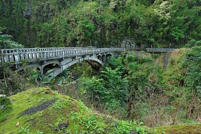 Day Trip from Oahu to Maui: Road to Hana Adventure - Comfort Tips That Actually Help on the Hana Road
