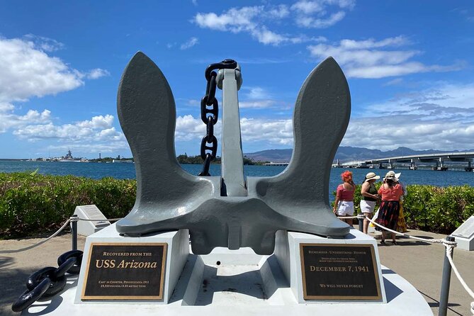 Deluxe Pearl Harbor, Arizona Memorial, and Visitor Center Tour - The USS Arizona Memorial: how the shuttle and viewing work
