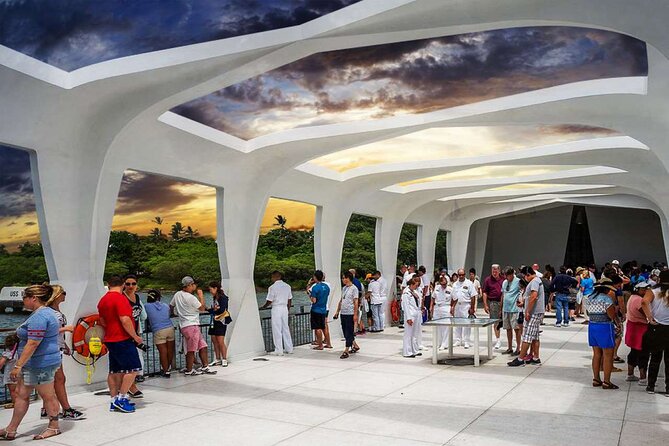 Deluxe Pearl Harbor, Arizona Memorial, and Visitor Center Tour - Pickup in Waikiki (and the air-conditioned reality check)