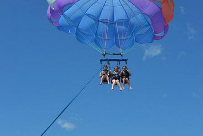 Hawaiian Parasail Since 1977 - The Parasailing Flight: 5 to 8 Minutes Up in the Sky