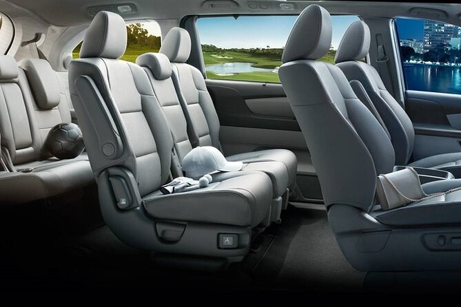 Honolulu Airport & Waikiki Hotels Private Transfer by Minivan (up to 5 people) - Inside the Minivan: Best Fit for Small Groups and Families