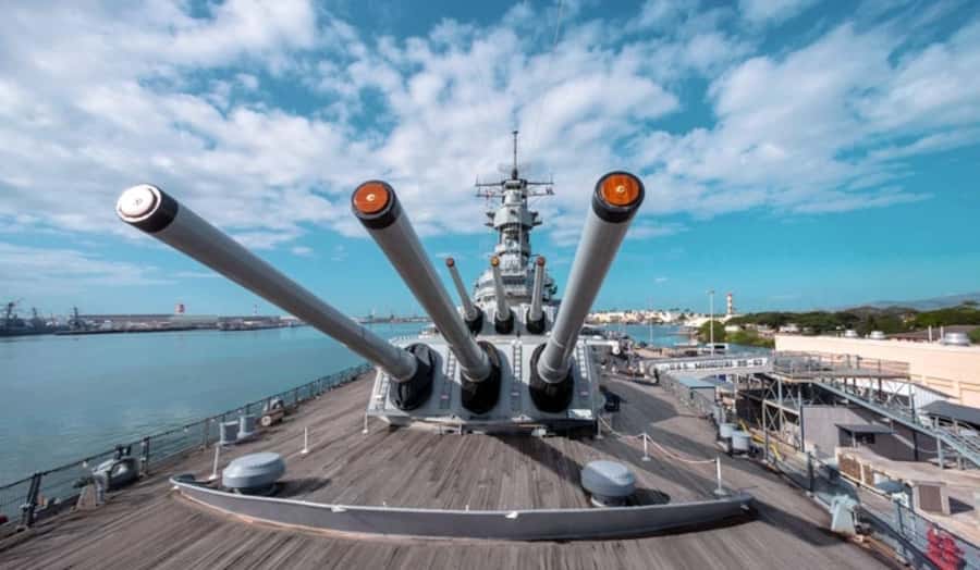 Honolulu: Battleship Missouri Memorial with Guide Option - USS Missouri: the battleship behind Japan’s WWII surrender