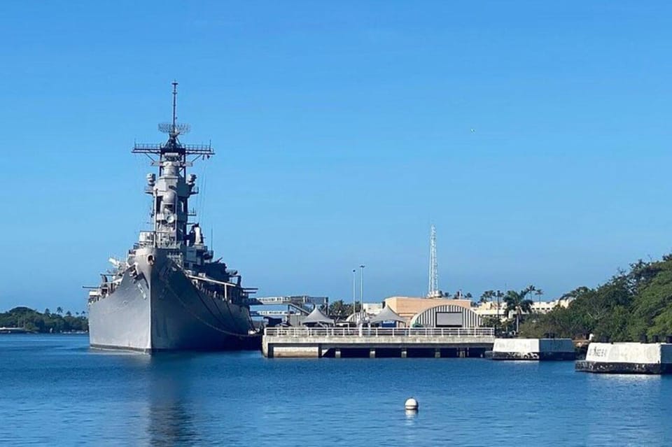 Honolulu: Pearl Harbor, USS Arizona and Battleship Missouri - The USS Arizona Memorial boat ride: the quiet part that hits hardest