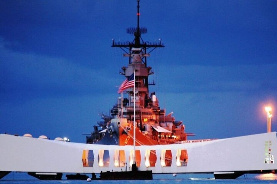 Honolulu: Pearl Harbor, USS Arizona and Battleship Missouri - Walking the USS Missouri: from the Surrender Deck to the captain’s quarters