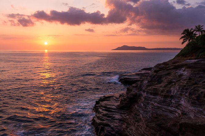 Honolulu Sea-Cliff with Sunset Photo Adventure - Halona Blowhole: the ocean’s power up close