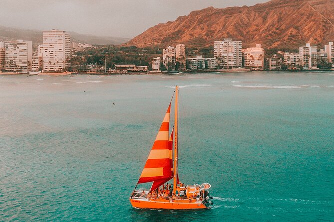 Honolulu Sunset Sail from Kewalo Harbor Including Drinks - Drinks and the On-Deck Vibe: How the Open Bar Really Feels