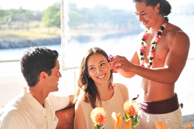 Honolulu: Three Star Deluxe Sunset Dinner Cruise and Show - Key things to know before you go