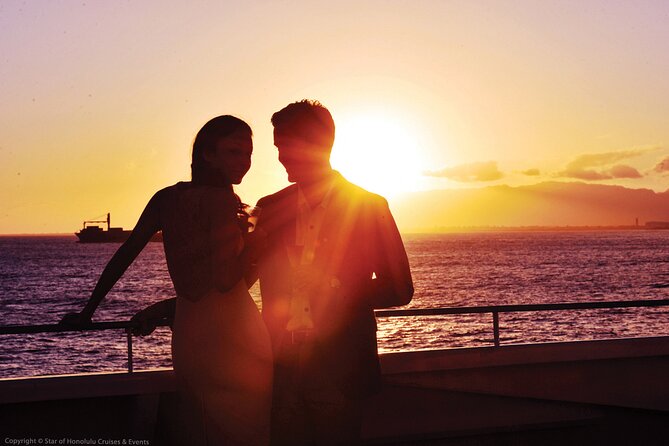 Honolulu: Three Star Deluxe Sunset Dinner Cruise and Show - Live Hawaiian and jazz music, plus the culture show