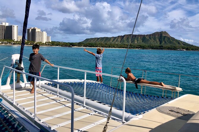 Moana’s Swim’n’Sail Cocktail Cruise Along the Waikiki Coast - First Impressions: What This 2-Hour Cruise Feels Like