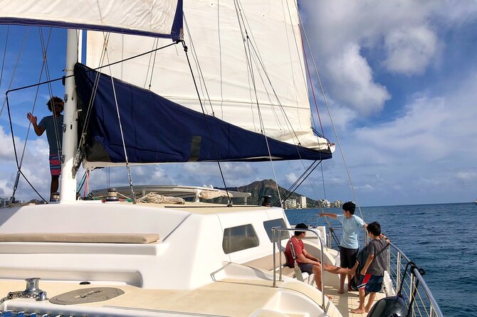 Moana’s Swim’n’Sail Cocktail Cruise Along the Waikiki Coast - Crew and On-Board Vibe: Service That Feels Personal