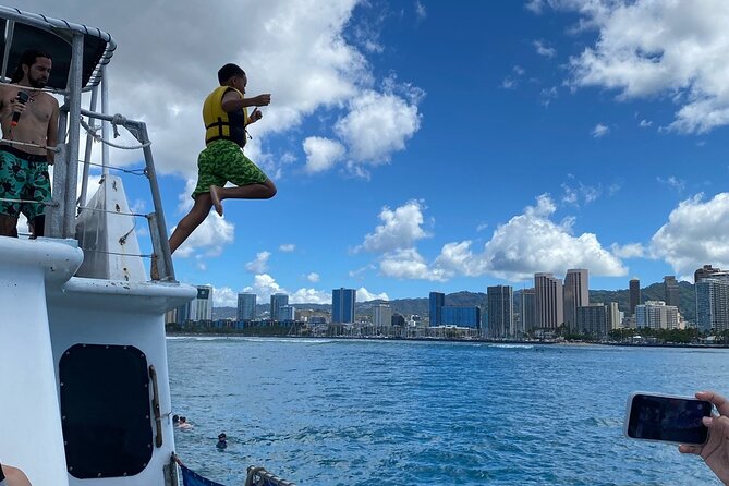 Oahu 5-in-1 Deluxe Cruise: Turtle Snorkeling & Ocean Activities - Snacks, drinks, and the onboard comforts you’ll actually use
