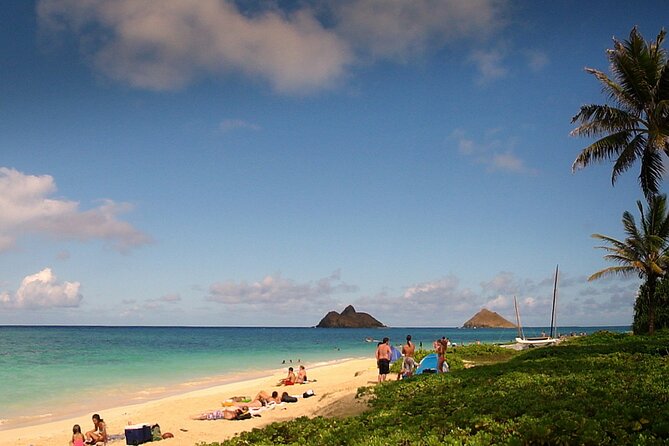 Oahu Grand Circle Island Experience Departing from Kauai - Kualoa Regional Park and Chinaman’s Hat: Quick Photos, Big Payoff