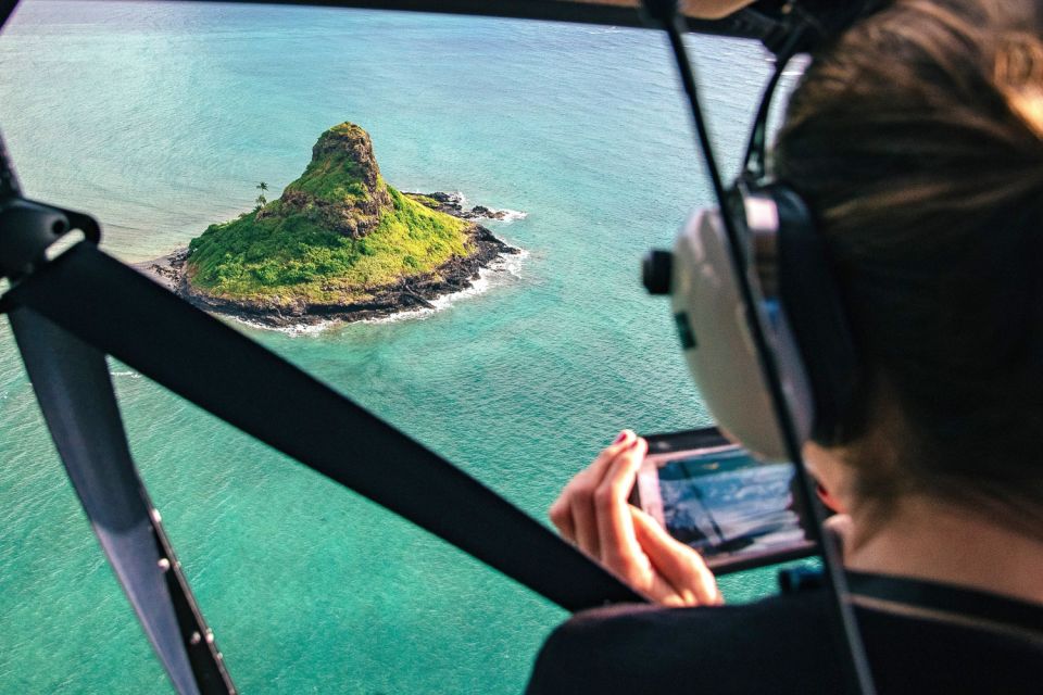 Oahu: Helicopter Tour with Doors On or Off - Makapu’u Lighthouse and the Windward Coast: cliffs that feel close