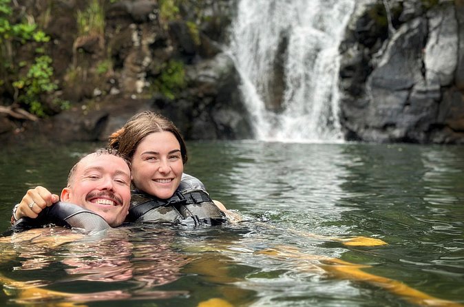 Oahu in a Day: Waterfall - Food Trucks - Lookouts - Small Crowds - Haleiwa and North Shore surf culture: art, surf shops, and an easy wander