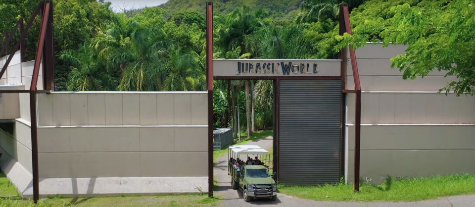 Oahu: Kualoa Jurassic Movie Set Adventure Tour - Close-Up Props and Memorable Photo Stops