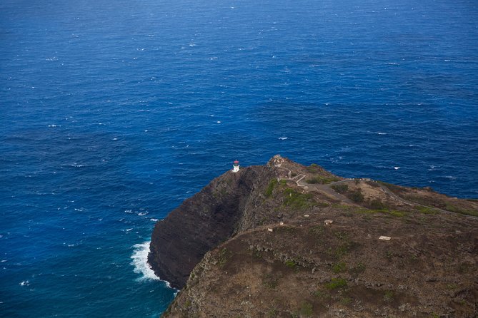 Oahu: Magnum PI Hughes 500 4-Passenger Doors-Off Helicopters - East end highlights: Hanauma Bay, Halona Blowhole, and Sandy to Diamond Head