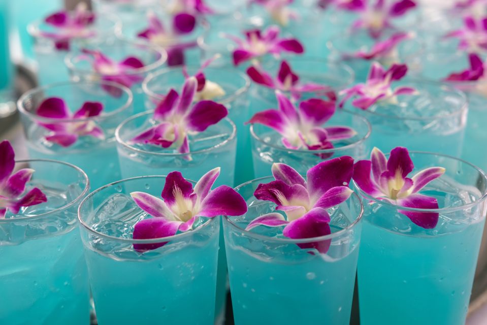 Oahu: Pa'ina Luau Waikiki at Waikiki Beach Marriott Resort - VIP Seating and Drinks: When Upgrading Makes Sense