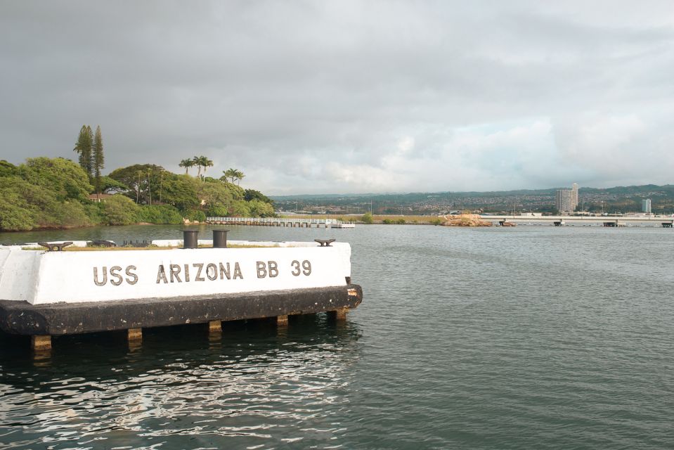 Oahu: Pearl Harbor, USS Arizona, and City Highlights Tour - No-Bags Rules and Photo Reality at Pearl Harbor
