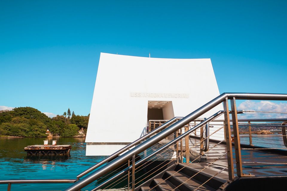 Oahu: Pearl Harbor, USS Arizona, and City Tour - USS Arizona Memorial: make your short visit count