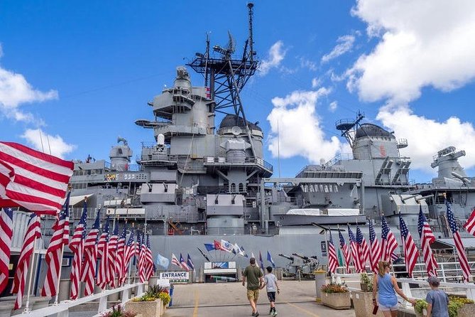 Oahu: Pearl Harbor USS Arizona Memorial & Battleship Missouri - A 6-hour Pearl Harbor plan from Waikiki