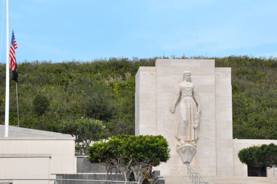 Oahu: Pearl Harbor, USS Arizona, Might Mo, & Honolulu Tour - Boat cruise and the overall WWII flow
