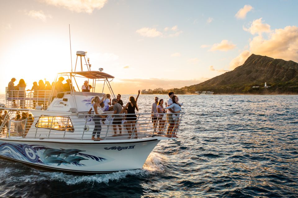 Oahu: Premium Waikiki Sunset Party Cruise with Live DJ - Friday Night Fireworks: watching from the Seaside side of the water