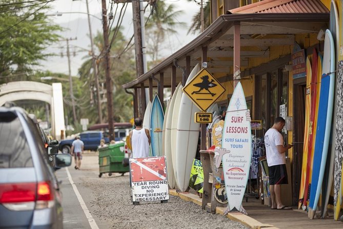Oahu Ultimate Circle Island Tour Full Day Experience - Tropical Farms and Mac Nut Samples at the Outlet Stop