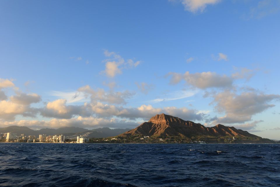 Oahu: Waikiki BYOB Sunset Cruise - The Crew Experience: music, narration, and the Hawaiian start-to-the-sea feeling