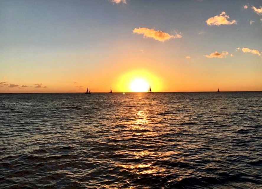 Oahu: Waikiki Glass Bottom Boat Sunset Cruise - Key Things That Make This Sunset Cruise Worth Your Time