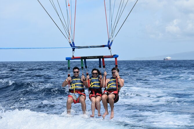 Parasailing in Waikiki from Oahu Hawaii - The Boat Route: Waikiki Beach, Diamond Head, and More