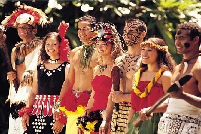 Pearl Harbor, Dole Plantation, and Polynesian Center from Kauai - Stop 1 at Pearl Harbor Visitor Center: exhibits plus the documentary