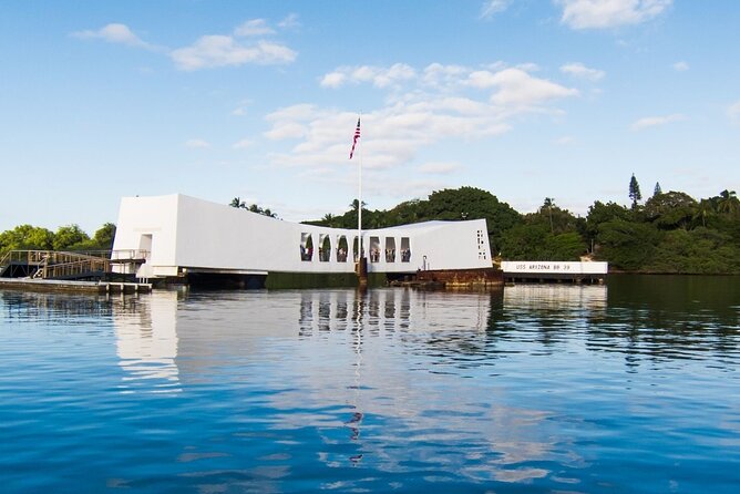 Pearl Harbor [Early Access], USS Arizona & Historic Honolulu Tour - Guides make or break it: look for the history-forward style