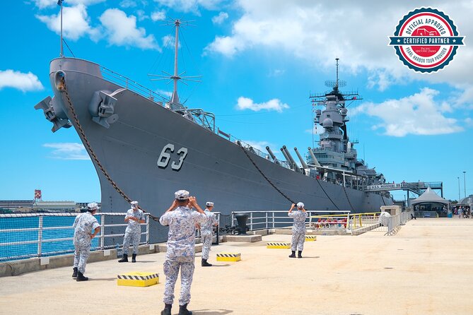 Pearl Harbor Remembered Tour - Honolulu Downtown Drive: Royal History Between Stops