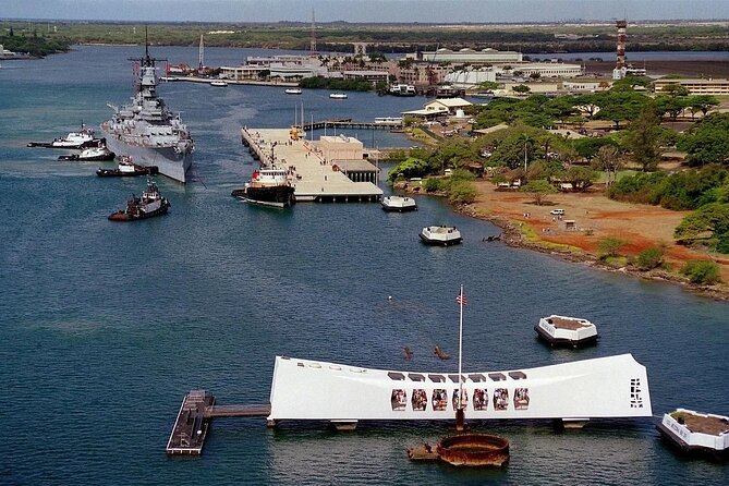 Pearl Harbor: USS Arizona Memorial & Battleship Missouri - The Pearl Harbor Visitor Center: Road to War and Attack galleries