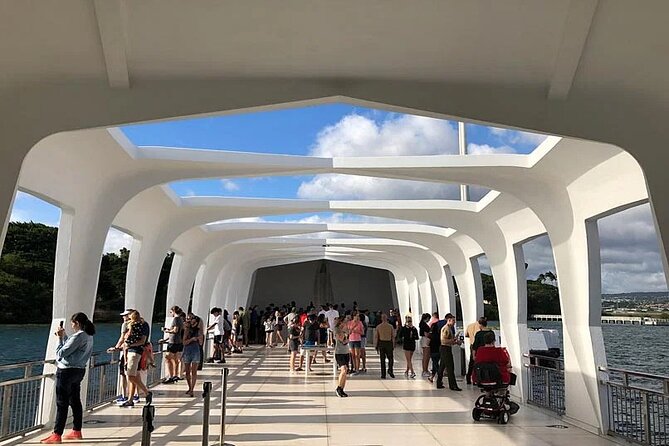 Pearl Harbor: USS Arizona Memorial & Battleship Missouri - Lunch and refreshments: plan for a timed day