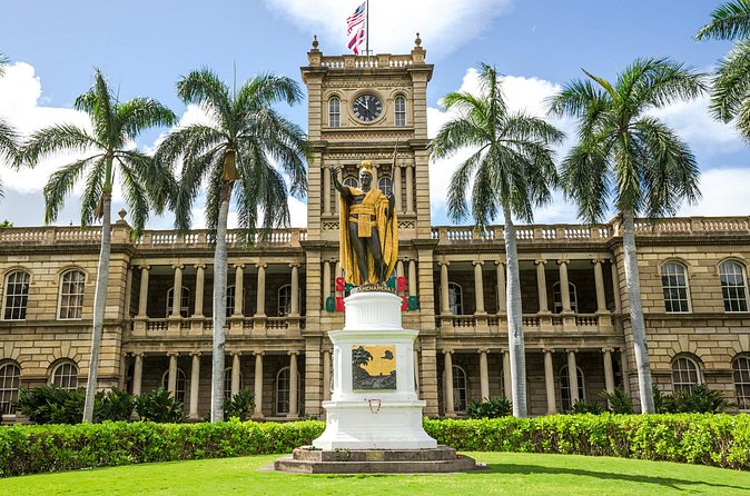 Pearl Harbor with USS Arizona and Hawaiian Kingdom History Tour - Downtown Honolulu After Pearl Harbor: Iolani Palace and the King Kamehameha Statue