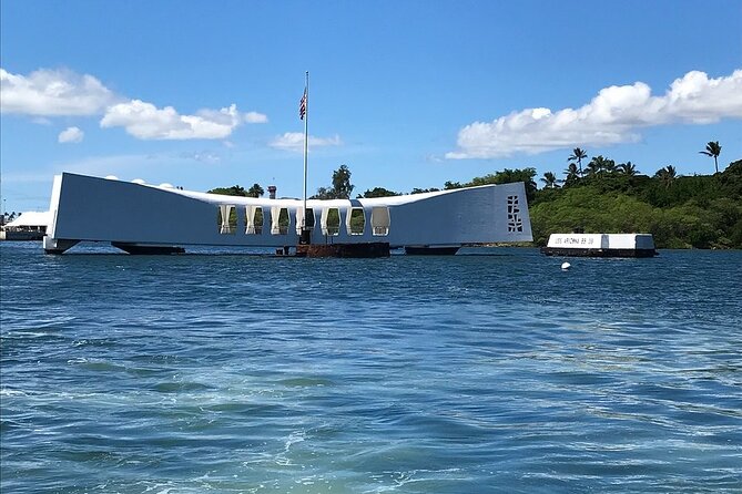 Private Pearl Harbor and Honolulu City Tour - Punchbowl Crater: the quieter, panoramic ending