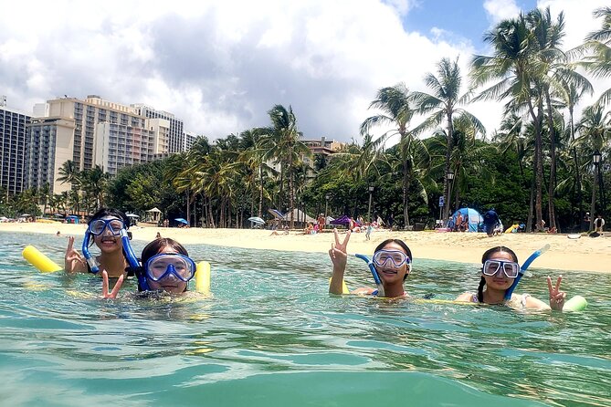 Snorkeling in Waikiki Many Fish All Levels Free Video & Pics! - Meet Lynne in Waikiki Beach: what happens during your hour