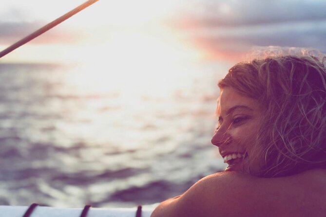 Sunset Boat Cruise: Swim and Cruise Waikiki - Meeting at Pink Sails: small logistics that can ruin your night