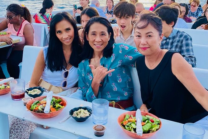 Sunset Dinner Cruise in Honolulu, Hawaii - The Waikiki Beach Stretch: Coastline Views You Can Actually Enjoy