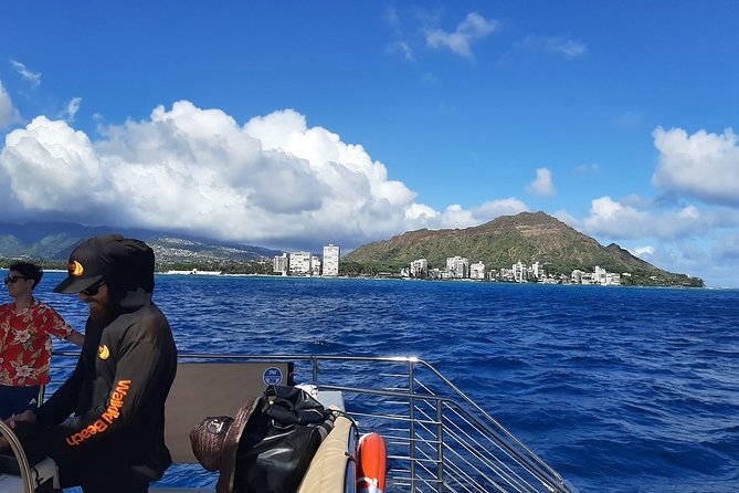 Waikiki 3pm Tradewind Sail - Open Bar Included - Boarding in Waikiki: footwear, tides, and where you actually go