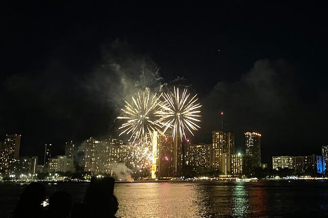 Waikiki: Friday Night Fireworks Catamaran Cruise - Fireworks Viewing: What You Can Control vs What You Can’t