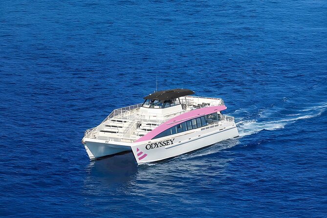 Waikiki: Friday Night Fireworks Catamaran Cruise - Comfort and Crowding: Up to 140 People on a Friday