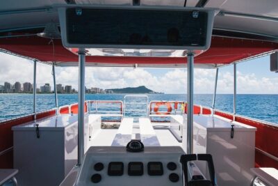 Waikiki Glass Bottom Boat Cruise - Boarding on the Haleiwa Queen: what the boat setup really means