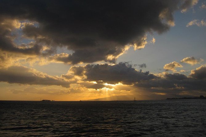 Waikiki Signature Sunset Catamaran Sail - Getting on board without stress: Ala Moana Blvd and shuttle pickups