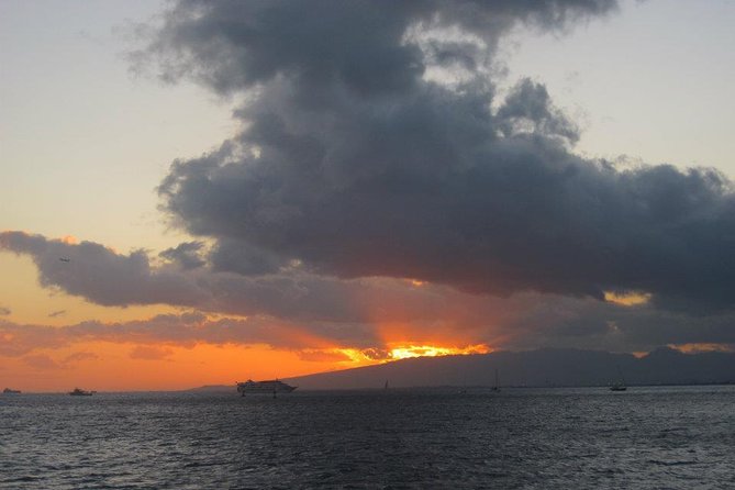 Waikiki Signature Sunset Catamaran Sail - Price and value: what $89.95 buys you (and when it’s a yes)