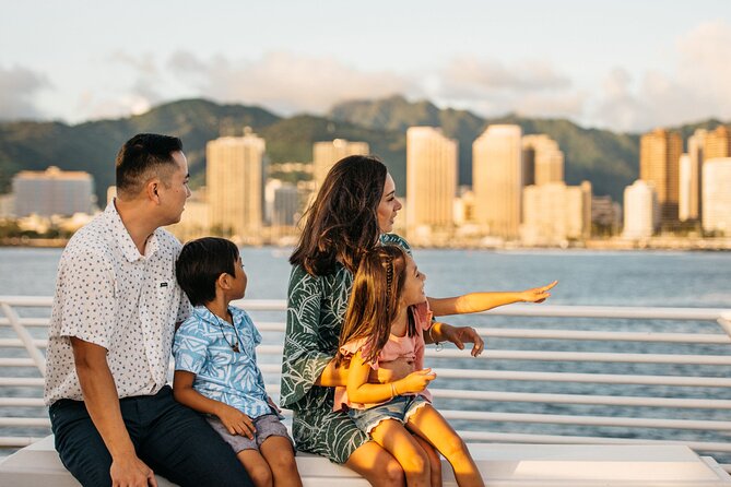 Waikiki Sunset Cocktail Cruise aboard the Majestic by Atlantis - Fireworks departures: when Friday nights line up
